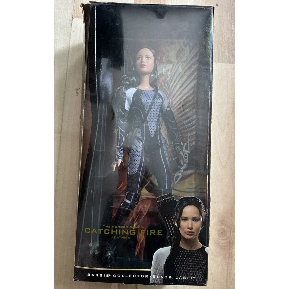 2013 Barbie Hunger Games Katniss Doll X8251 Black Label Jennifer Lawrence New